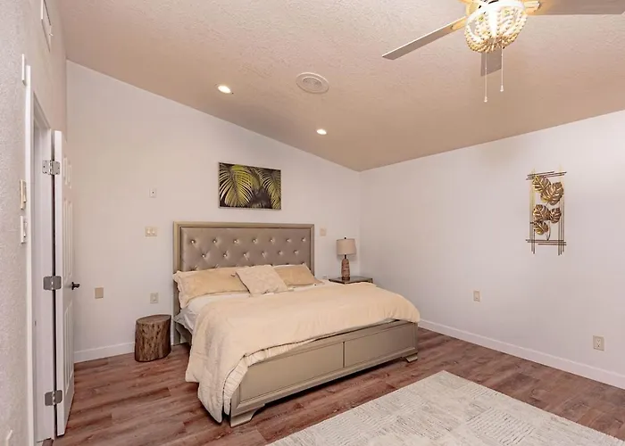 Villa Havasu Acoma - Pool, Spa, Game Room, Sleeps 16